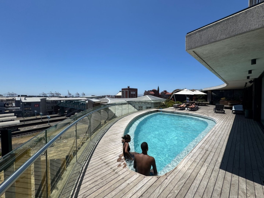 1 Bedroom Property for Sale in Woodstock Western Cape